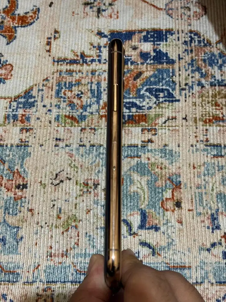 FOR SALE IPHONE 11 64 GOLD