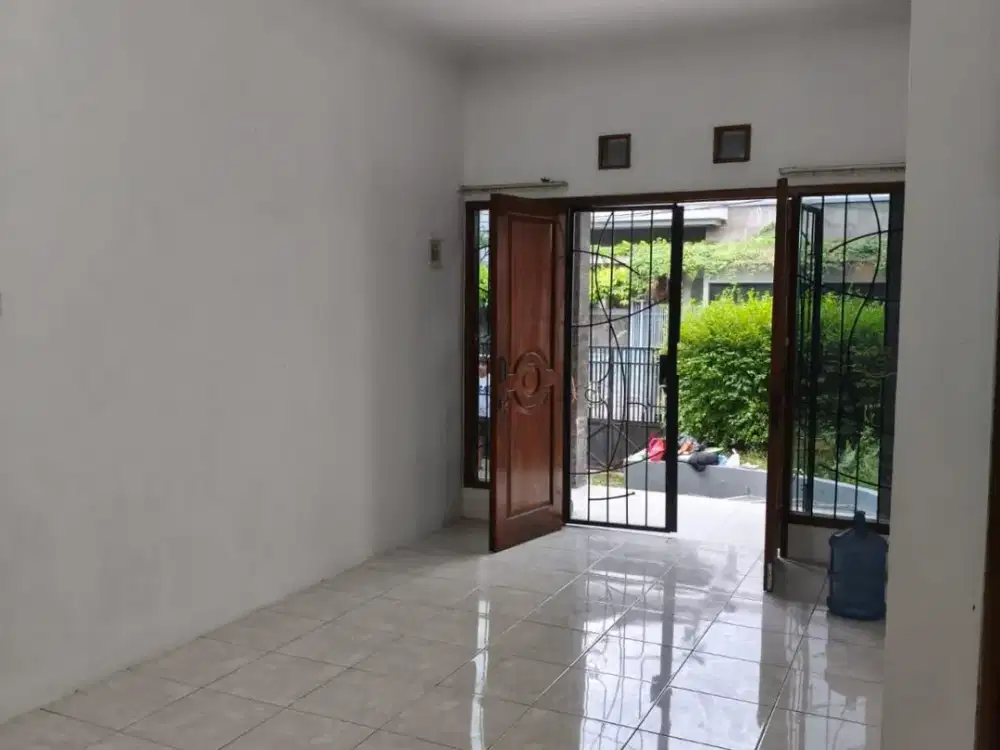 Dijual Rumah Bangunan 2 Lantai Siap Huni Lokasi di Komplek Pasadena Residence Bandung