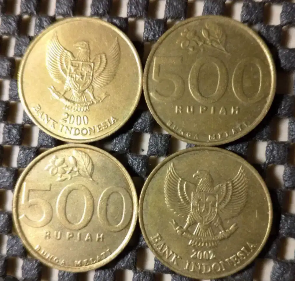 1000 keping uang logam 500 Kuningan