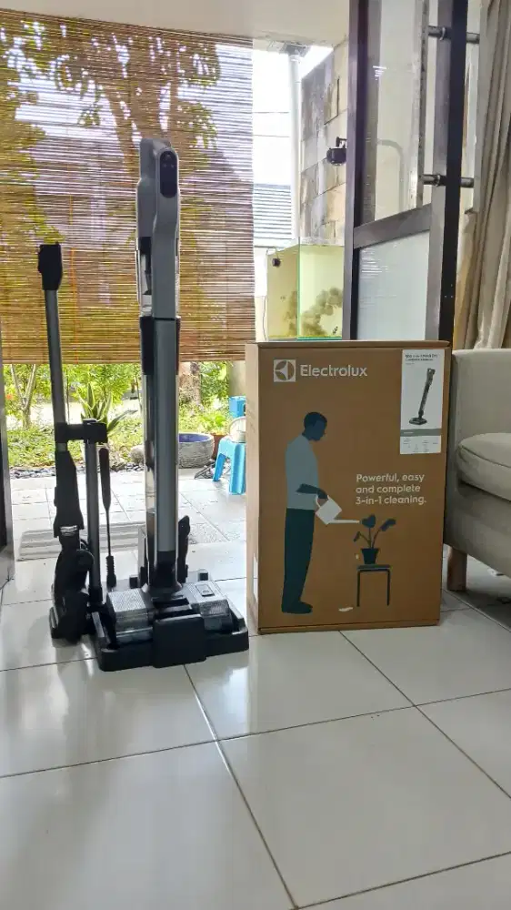 Electrolux Cordless Wet & Dry Vacuum Cleaner EFW81713