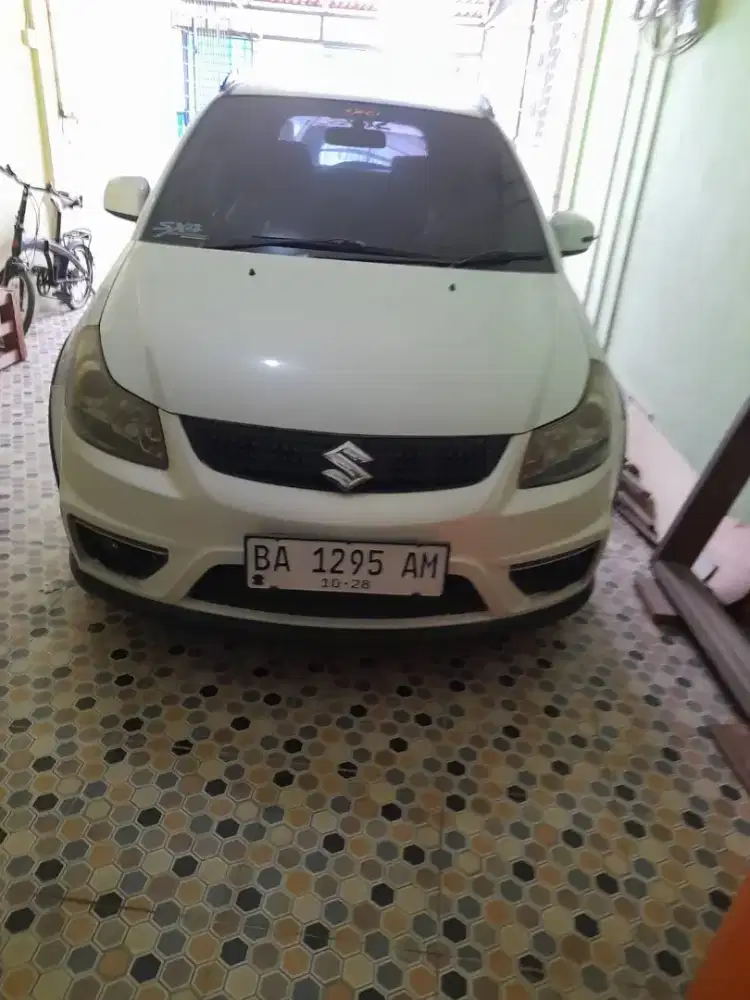 SX4 manual thn 2011 wrn putih kondisi mulus