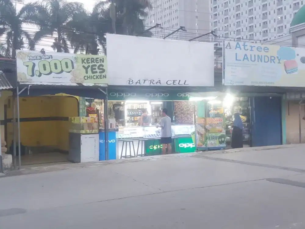 Disewakan kios pinggir jalan utama apartemen gunung putri square