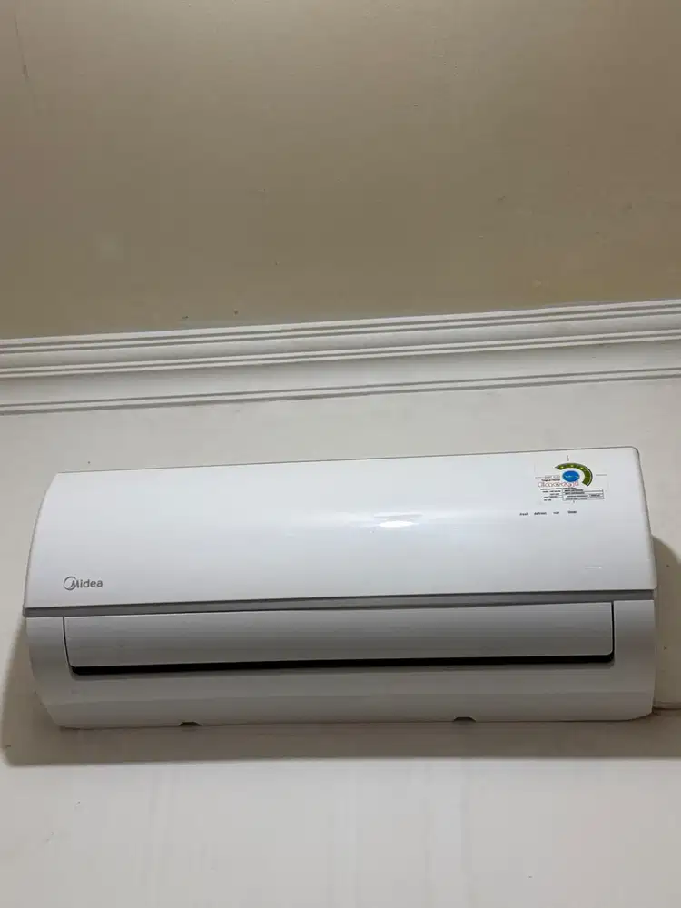 Ac midea 1/2 PK baru pemakaian setahun