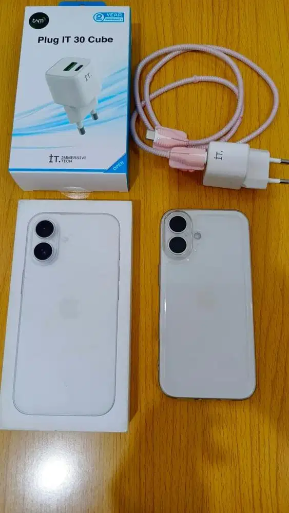 iPhone 16 iBox 256gb White 3 bulan pakai