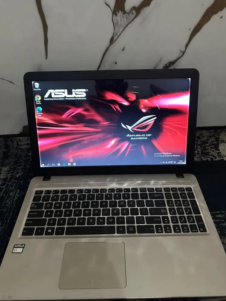 Asus AMD E1 2016