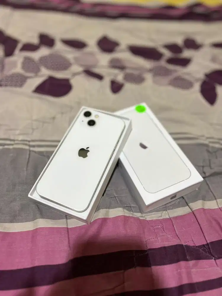 Iphone 13 white