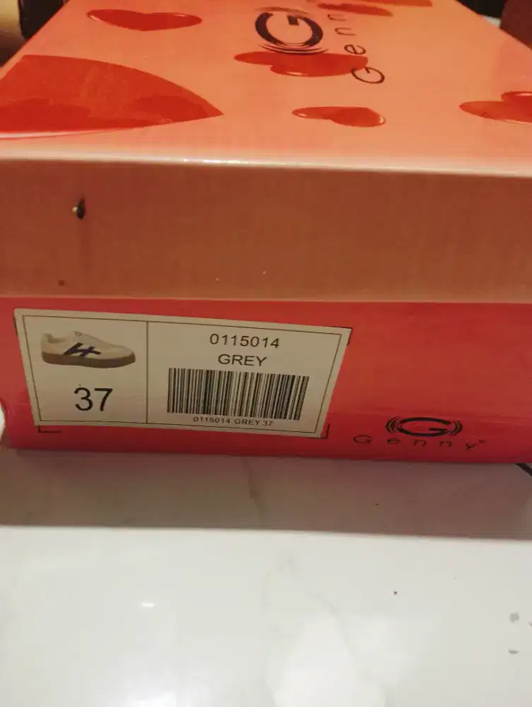 Mahar sepatu sneaker cwe Kondisi Baru