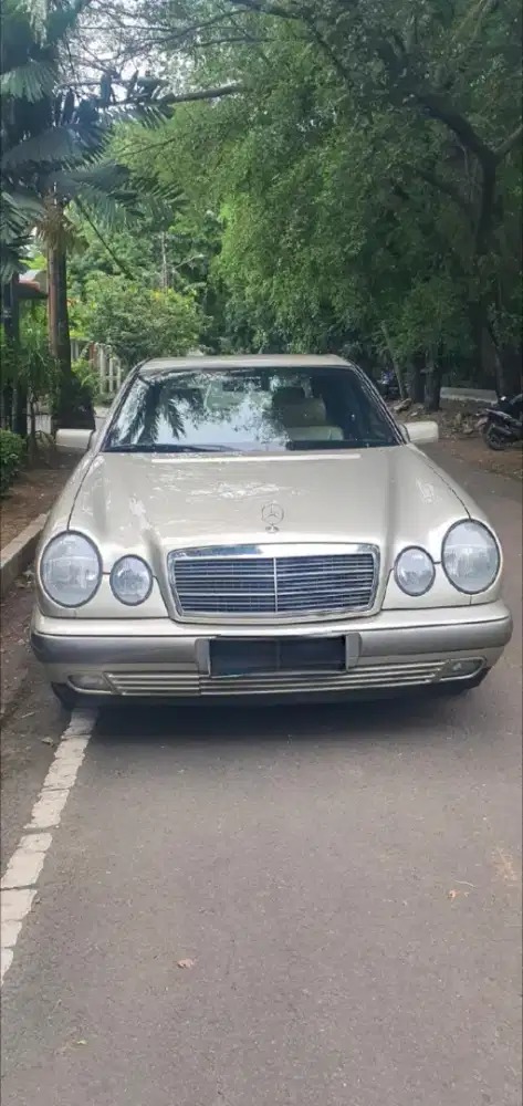 Mercedes-Benz W210 E230 M/T 1997