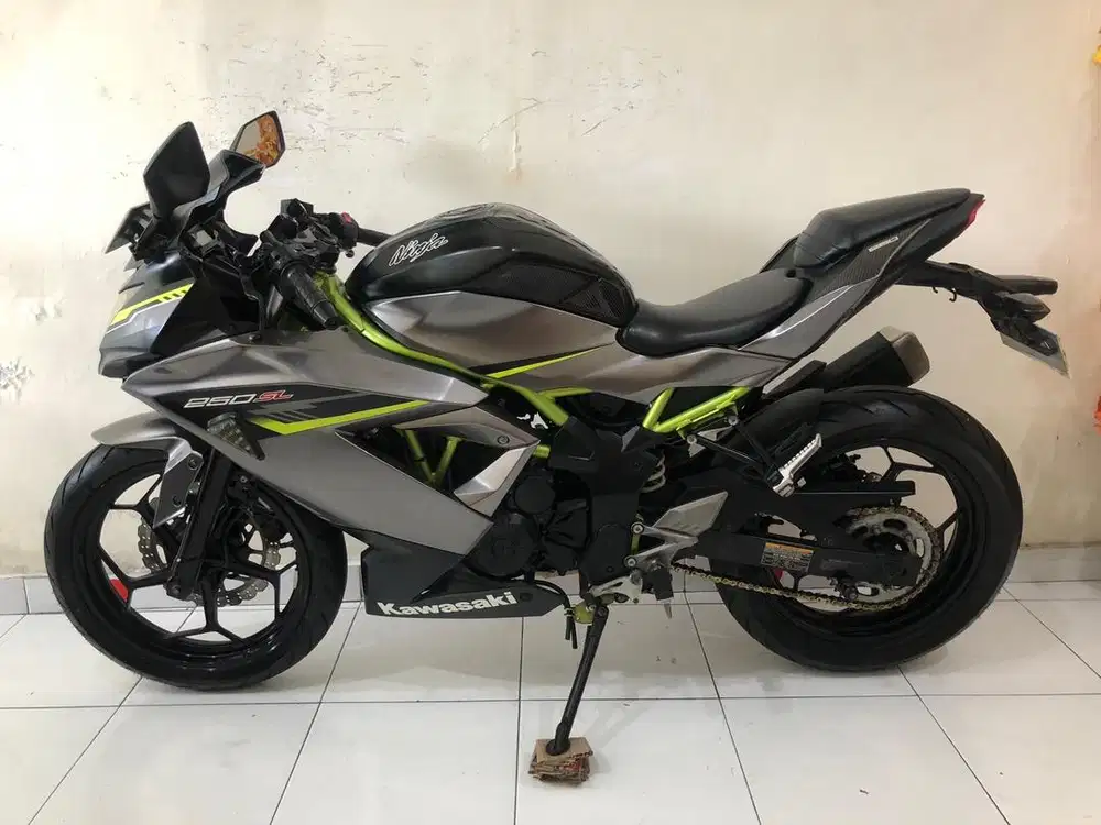 Kawasaki Ninja SL 250 Th.2018 akhir unit istimewa!!