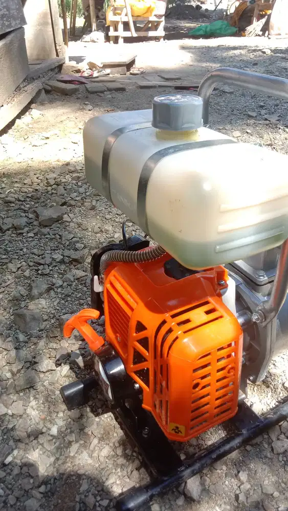 Alat pertanian merek tanika, mesin 2 tak 1 Minggu