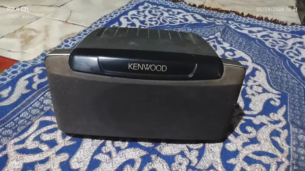 Spekr pasif center merk Kenwood