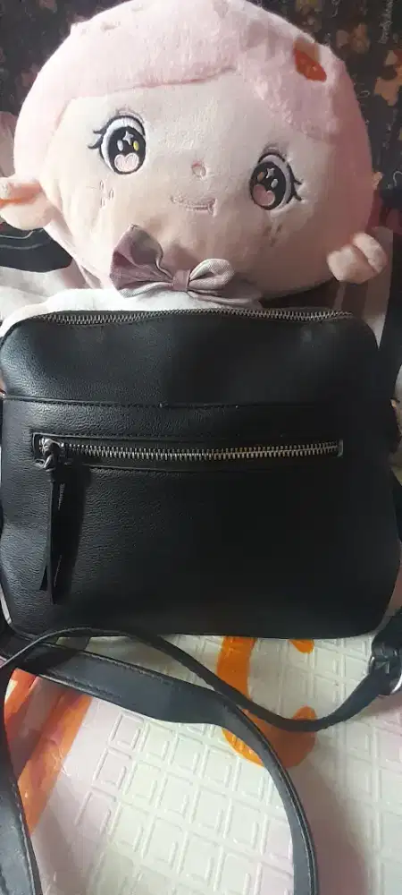 Preloved Tas Kulit berkualitas, layak pakai. Muraaahh