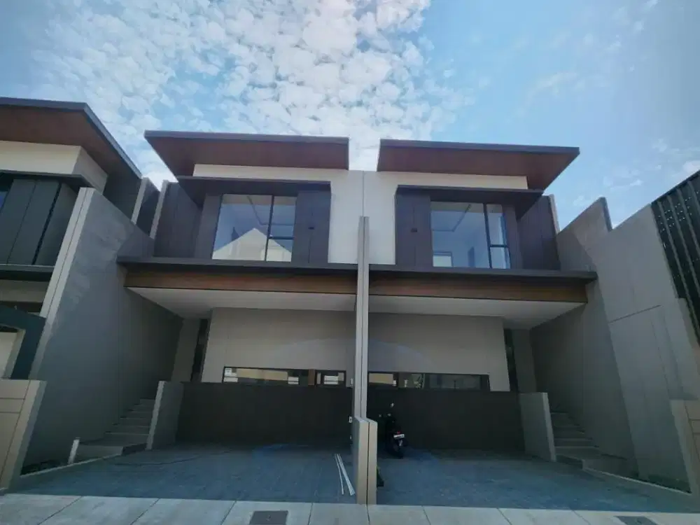 Dijual Rumah 2 Lantai Nyaman Siap Huni Minimalis Lokasi di Setra Duta Grande Corner Bandung