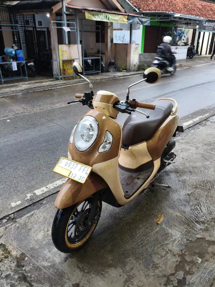 Honda scoopy donat tahun 2020