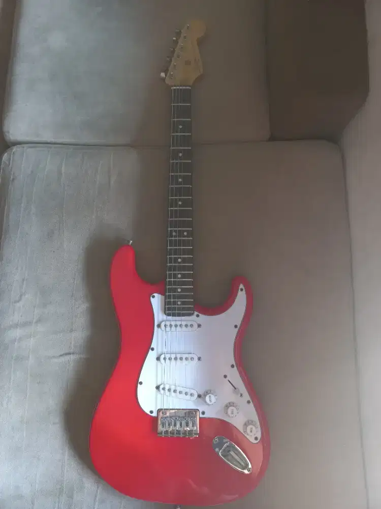 Gitar merk squier stratocaster hardtail asli original MIC