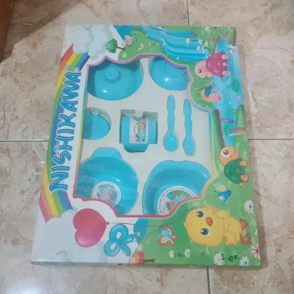 2 set Tempat makan dan gendongan bayi
