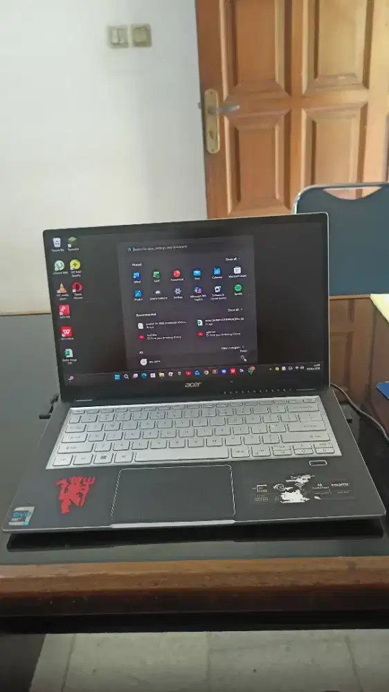 Acer Swift 3 Infinity 4 
Intel Evo i7 gen 11