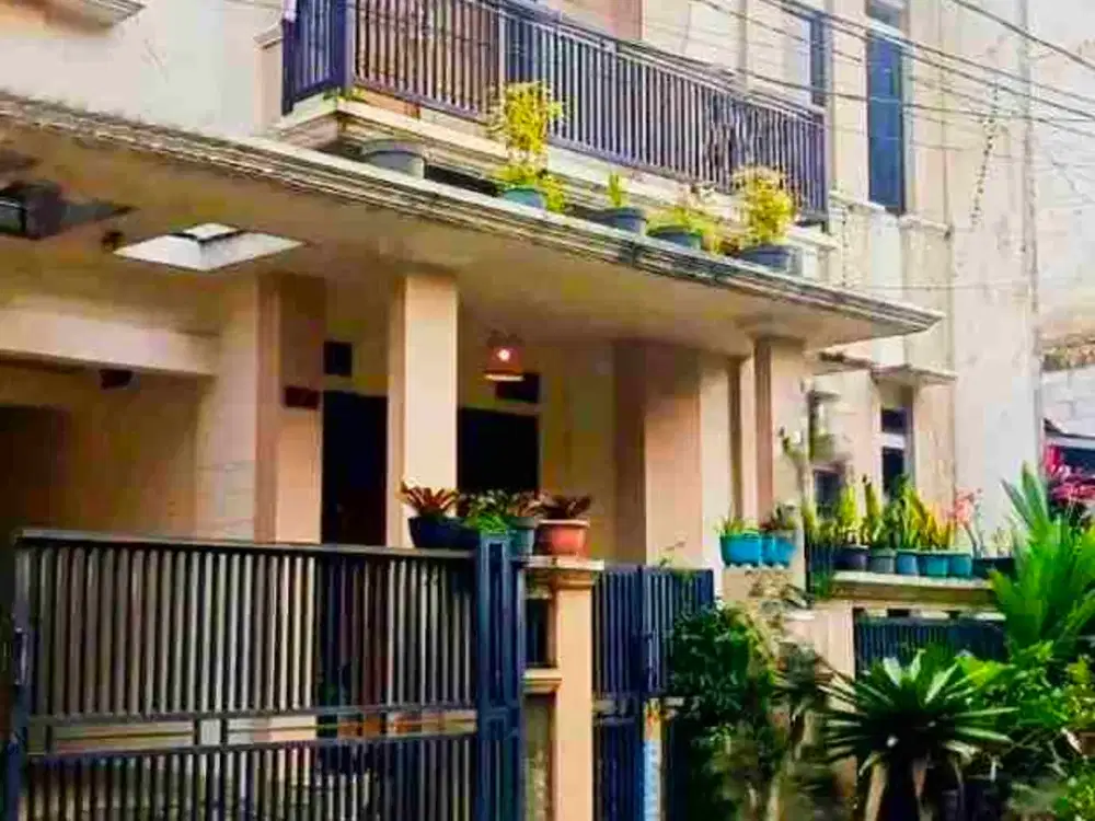 DiAJJAL.CEPAT Rumah nyaman dan strategis dalam Komplek Perumahan