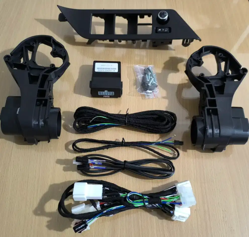 Retract Toyota Innova Zenix 2023 With Panel.