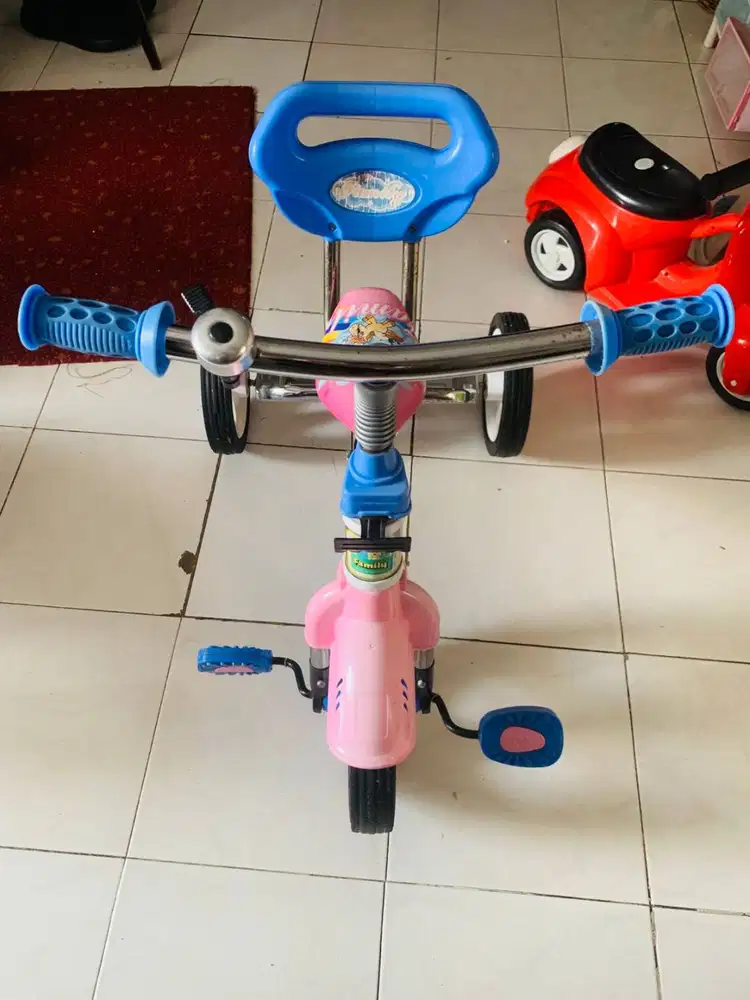 SEPEDA RODA TIGA MERK FAMILY