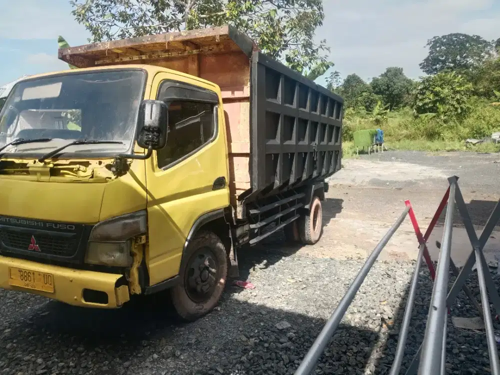 Di jual truk canter 2011