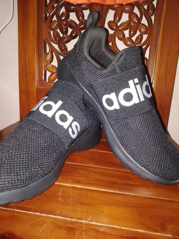 Jual SEPATU ADIDAS SLIP ON PRIA CASUAL