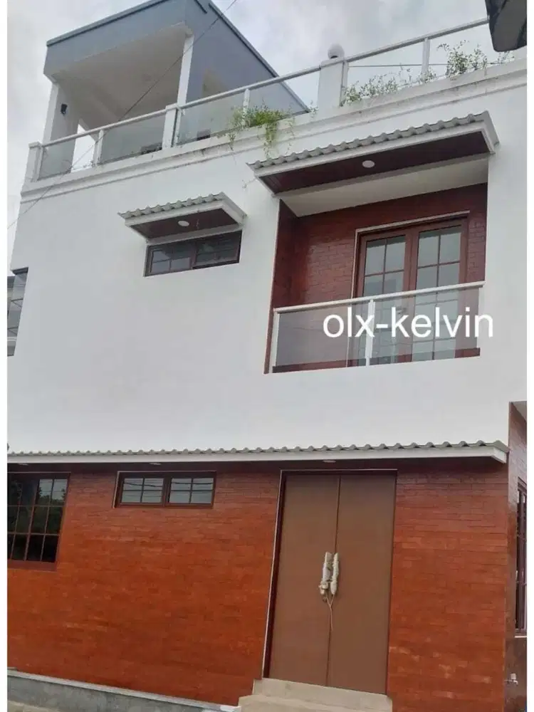 [Disewakan] Rumah hook 3 lantai bergaya Jepang lokasi dekat greenlake