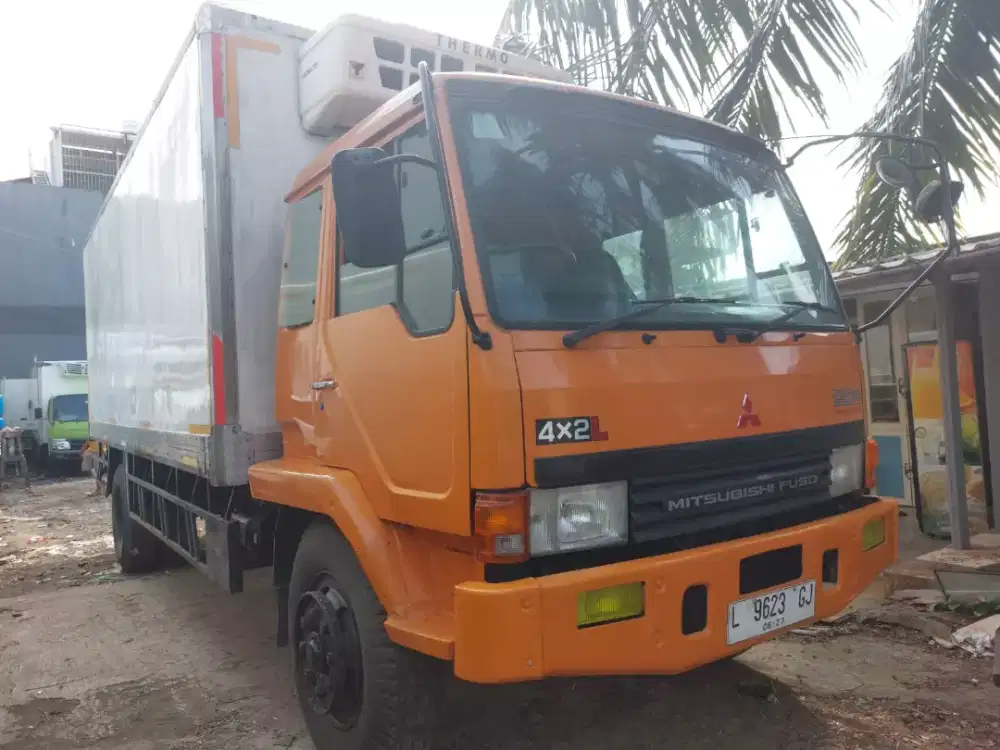 Box freezer frozen Fu-so bagus siap kerja keluar kota