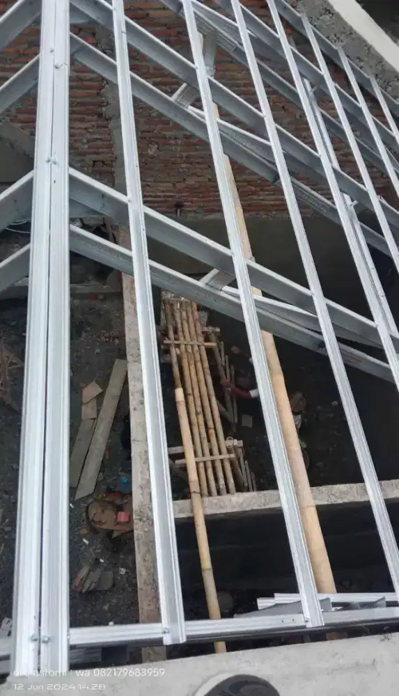 Baja ringan terpasang