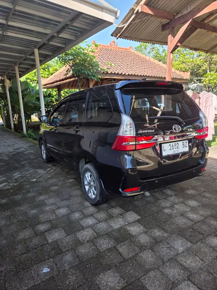 Toyota avanza hitam tahun 2020