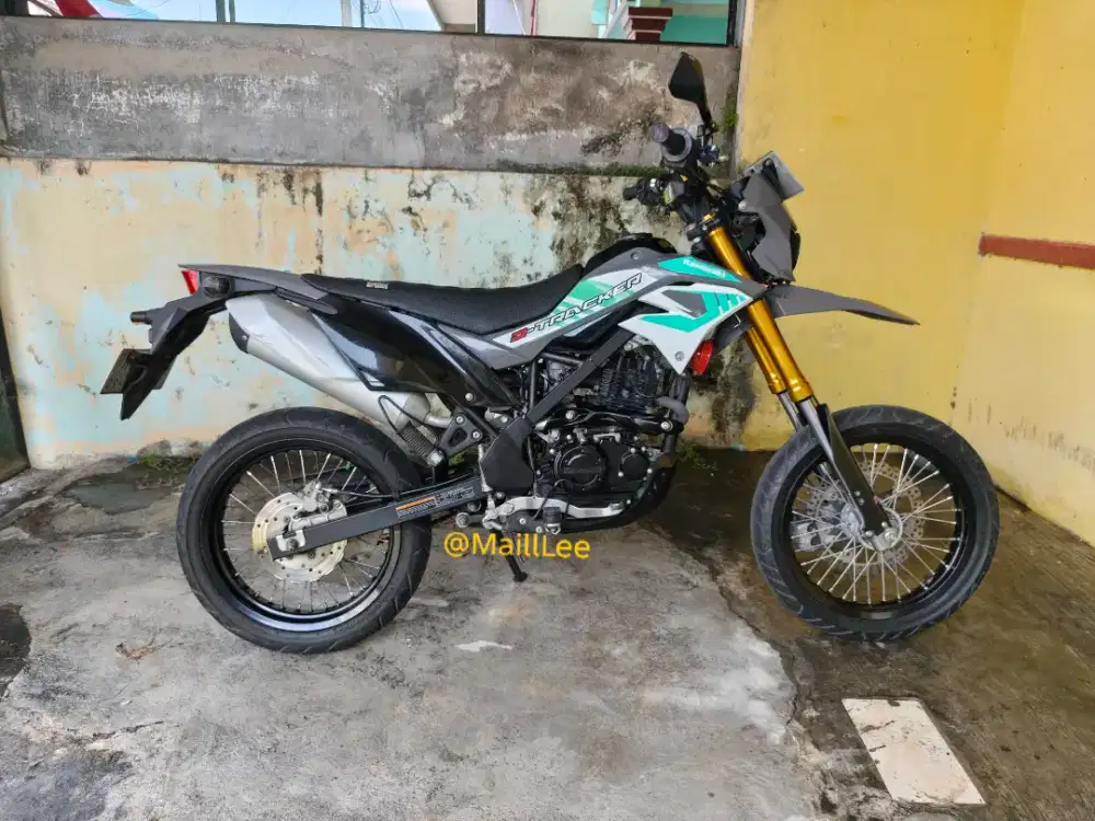 KLX D-Tracker SE 150cc 2020, regristrasi th 2023 Super Istimewa.
‎
