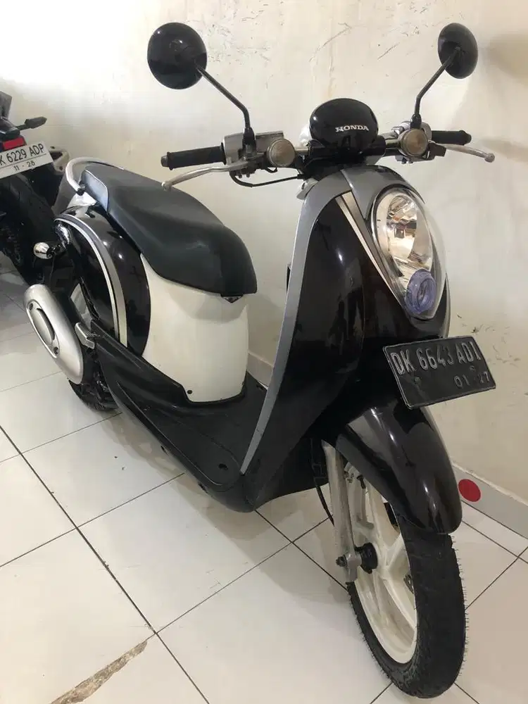 Honda Scoopy Th.2011 Violet putih!!