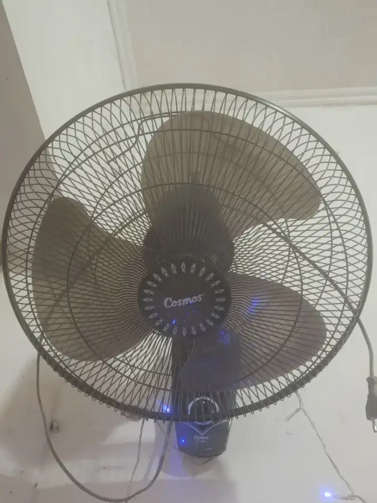 Kipas Angin Dinding Cosmos 16-WFO (Dinamo Mati)