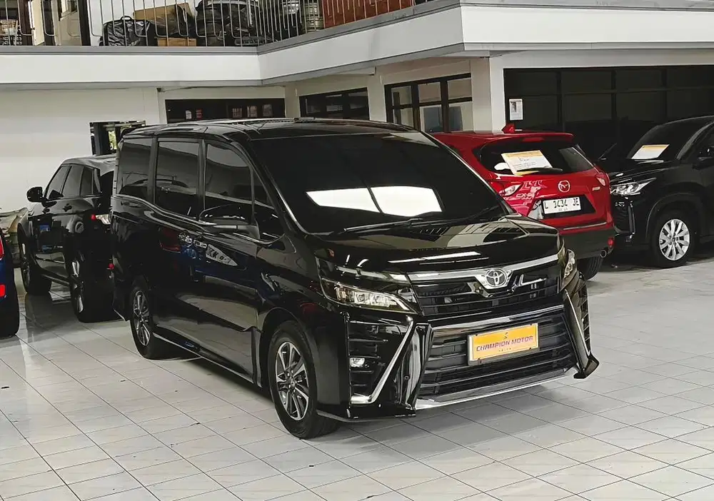 Toyota Voxy 2.0 AT 2019