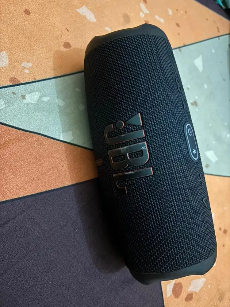 DI JUAL JBL CHARGE 5
