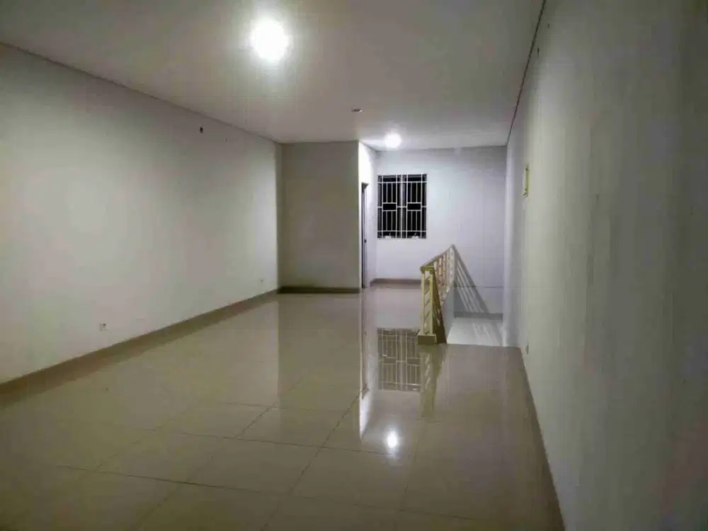 Dijual Cepat Ruko 3 Lantai Hadap Jalan di Gading Serpong