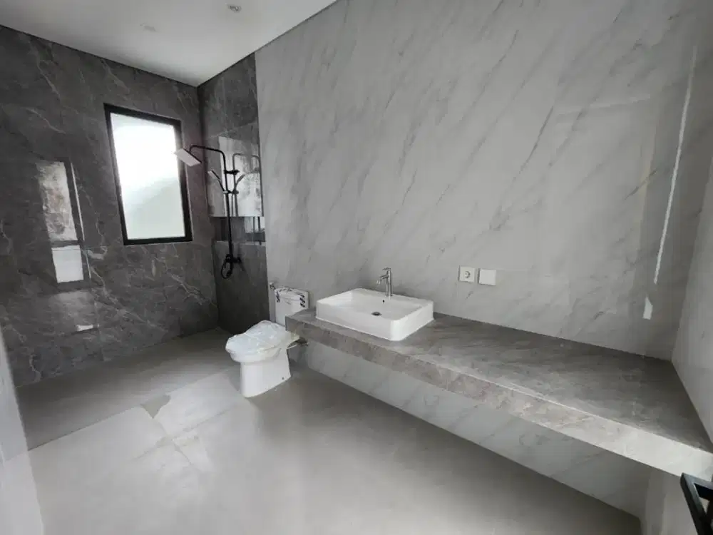 Y. DIJUAL RUMAH 2 LANTAI DI SETRA DUTA BANDUNG