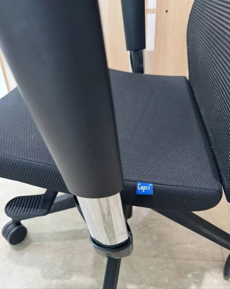 Kursi Kerja Capri