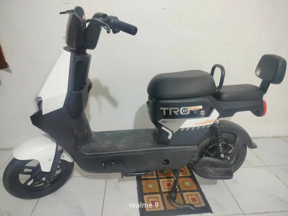 Sepeda Motor Listrik
