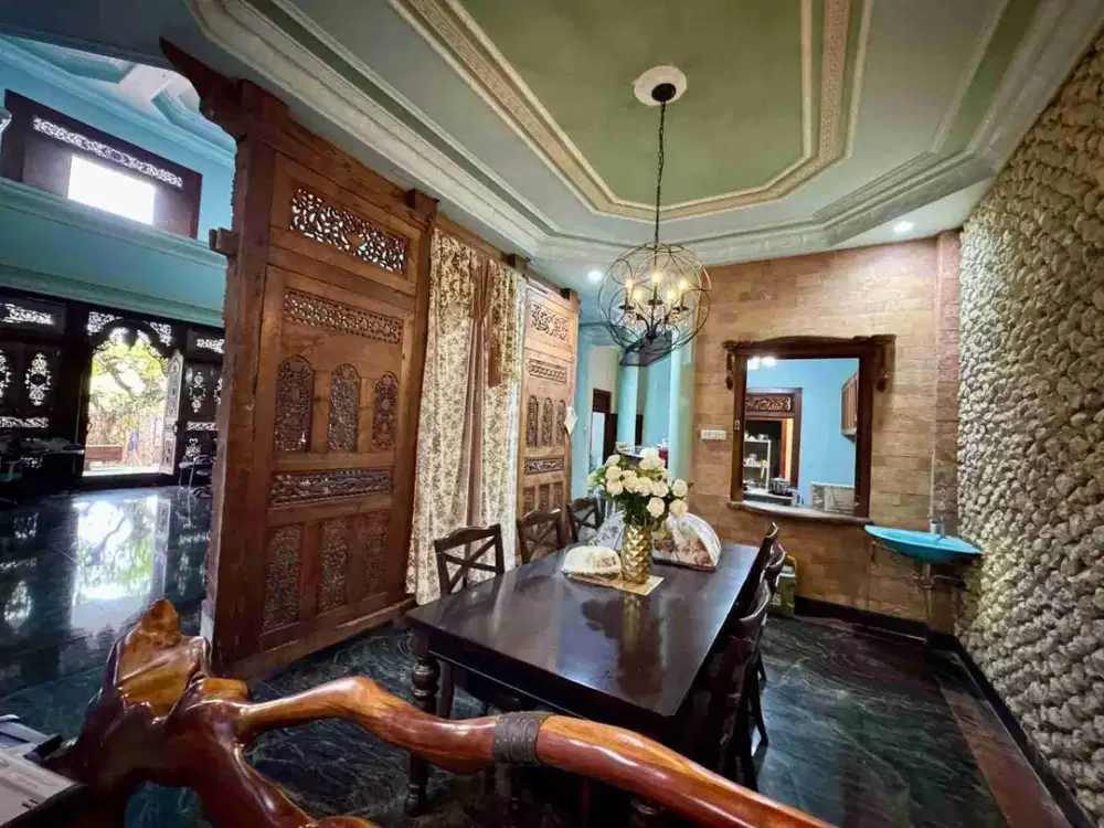 DISEWAKAN RUMAH MEWAH DI BADAK AGUNG RENON CN