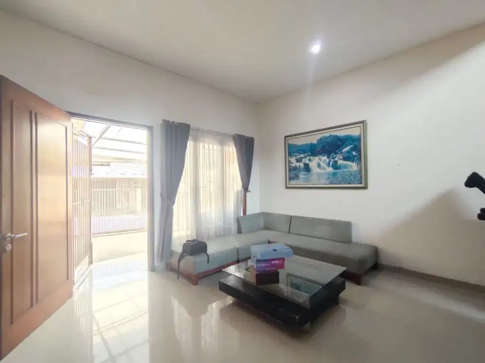 JUAL CEPAT! Rumah Ancol Timur Semi Furnished Harga Ciamik