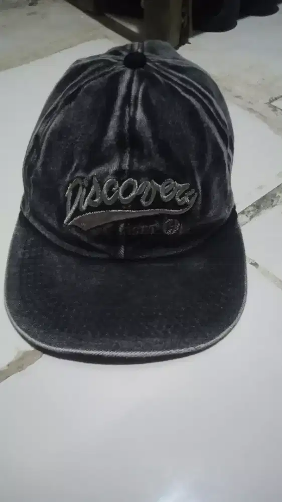Topi Laki - Laki warna Hitam Distro