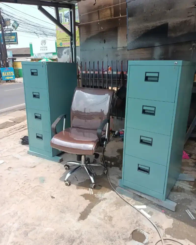 Filling kabinet 4 laci siap pakai bekas