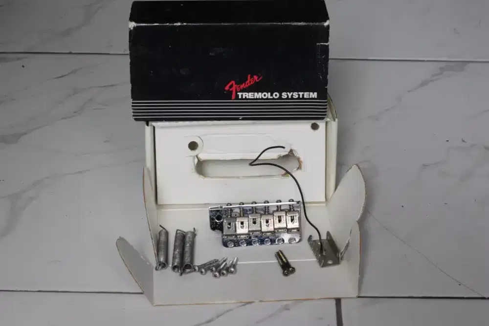 Tremolo fender AVRI fullset ori