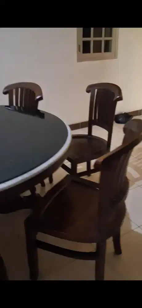 Meja bundar jati marmer