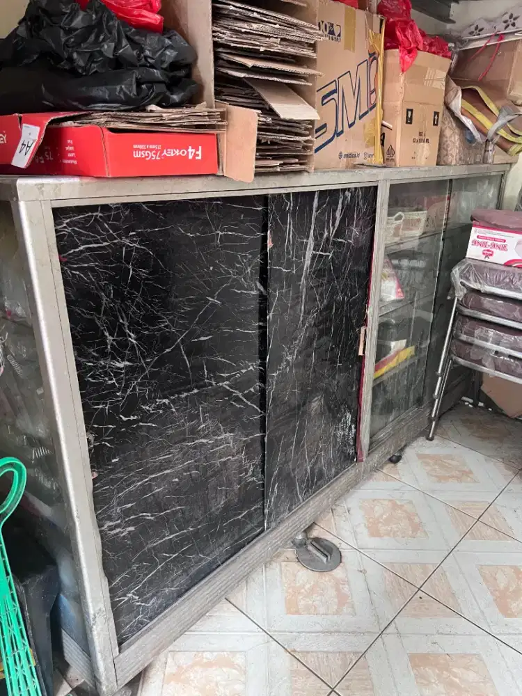 Etalase 2meter minus setengah tutup kayu