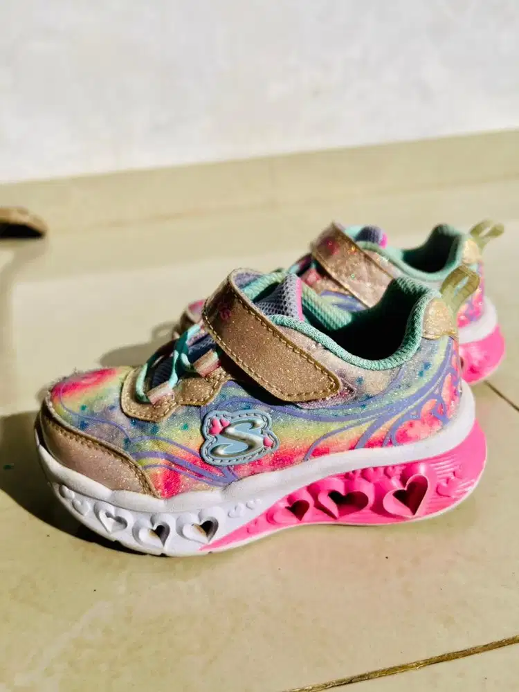 Sepatu Skechers anak
