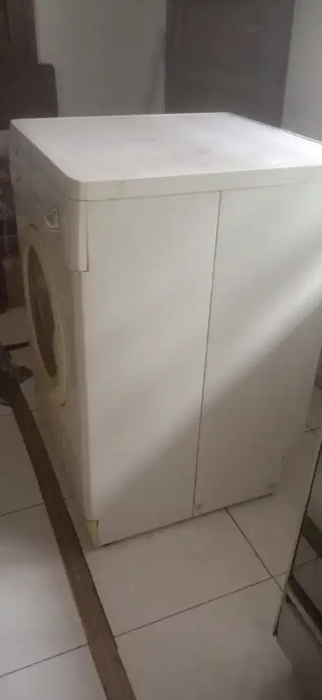 Mesin Cuci Royal Electrolux