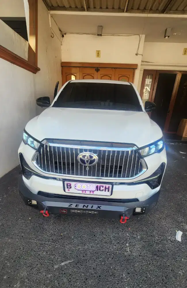 Toyota Kijang Innova Zenix 2025 Hybrid Plat 3 Angka Mobil terawat