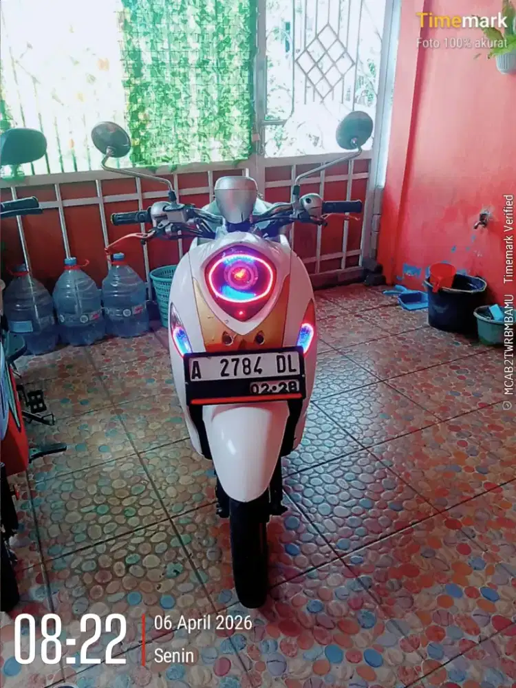 MOTOR YAMAHA FINO TAHUN 2015 WARNA PUTIH.